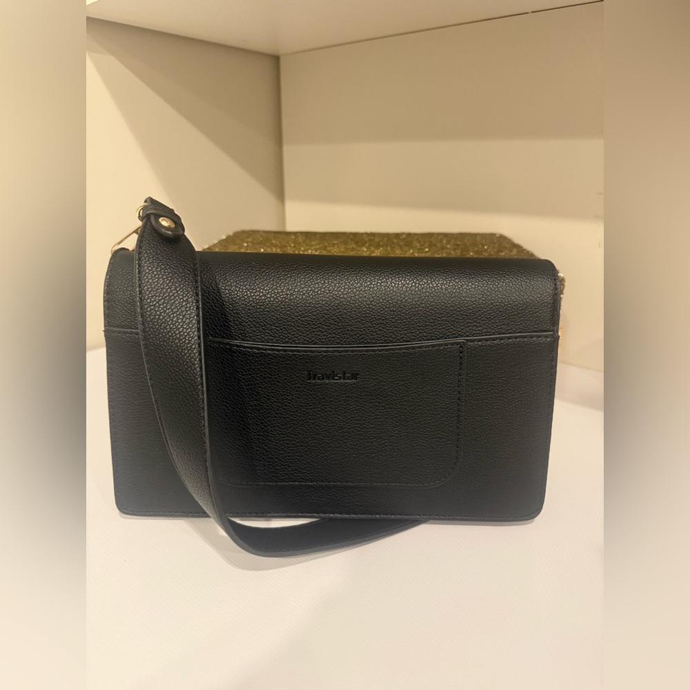 Elegant Black Shoulder Bag - Picture 5 of 10
